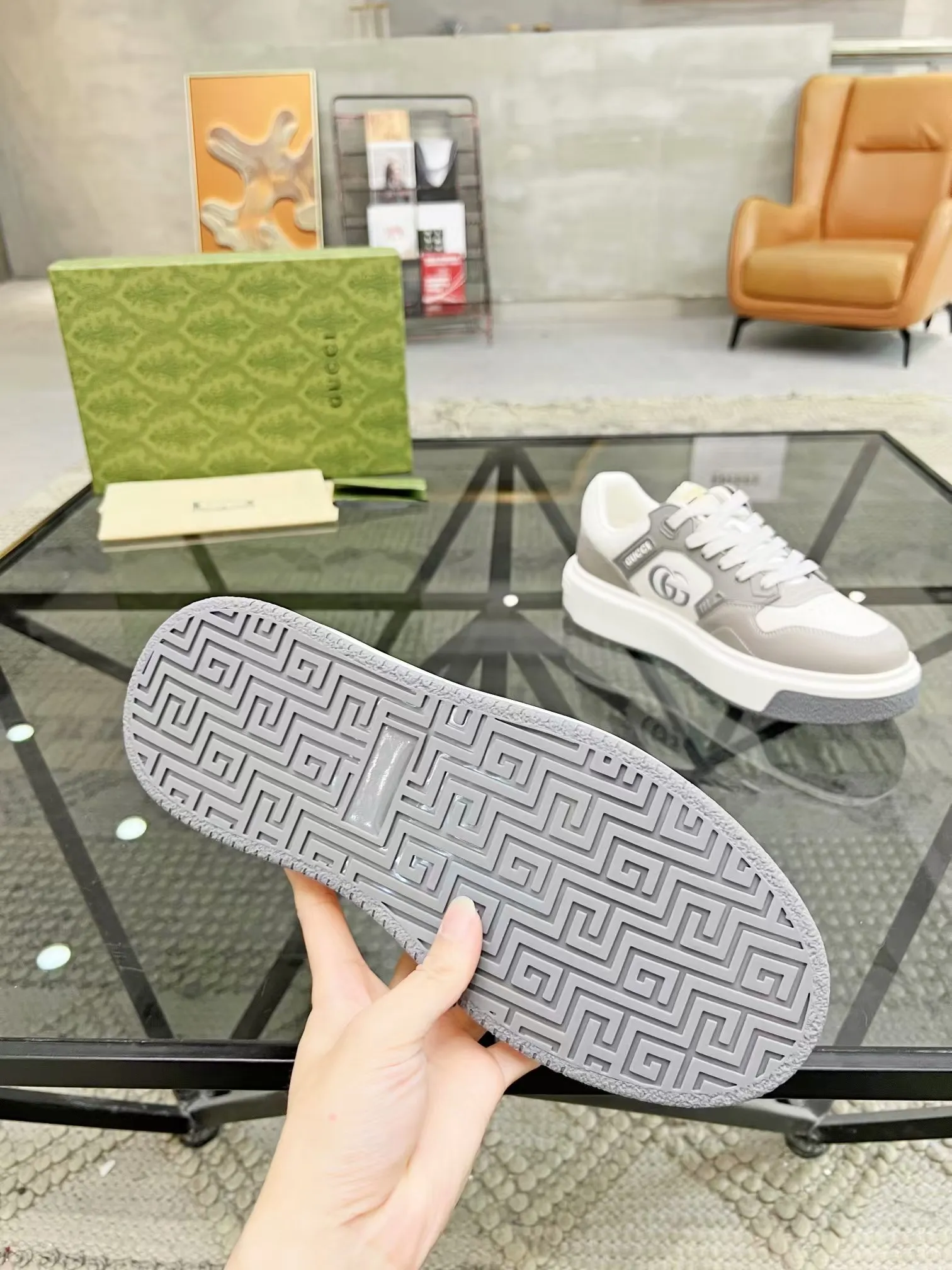 Men's Men's Shoes Men's Men's 💰460 new men's shoes GUCCI [Lightning] latest shoes shipped. Original quality, fashionable, made of special materials, sheepskin lining, brand new packaging. The foot feels super comfortable and the workmanship is impeccable. Size: 38-45